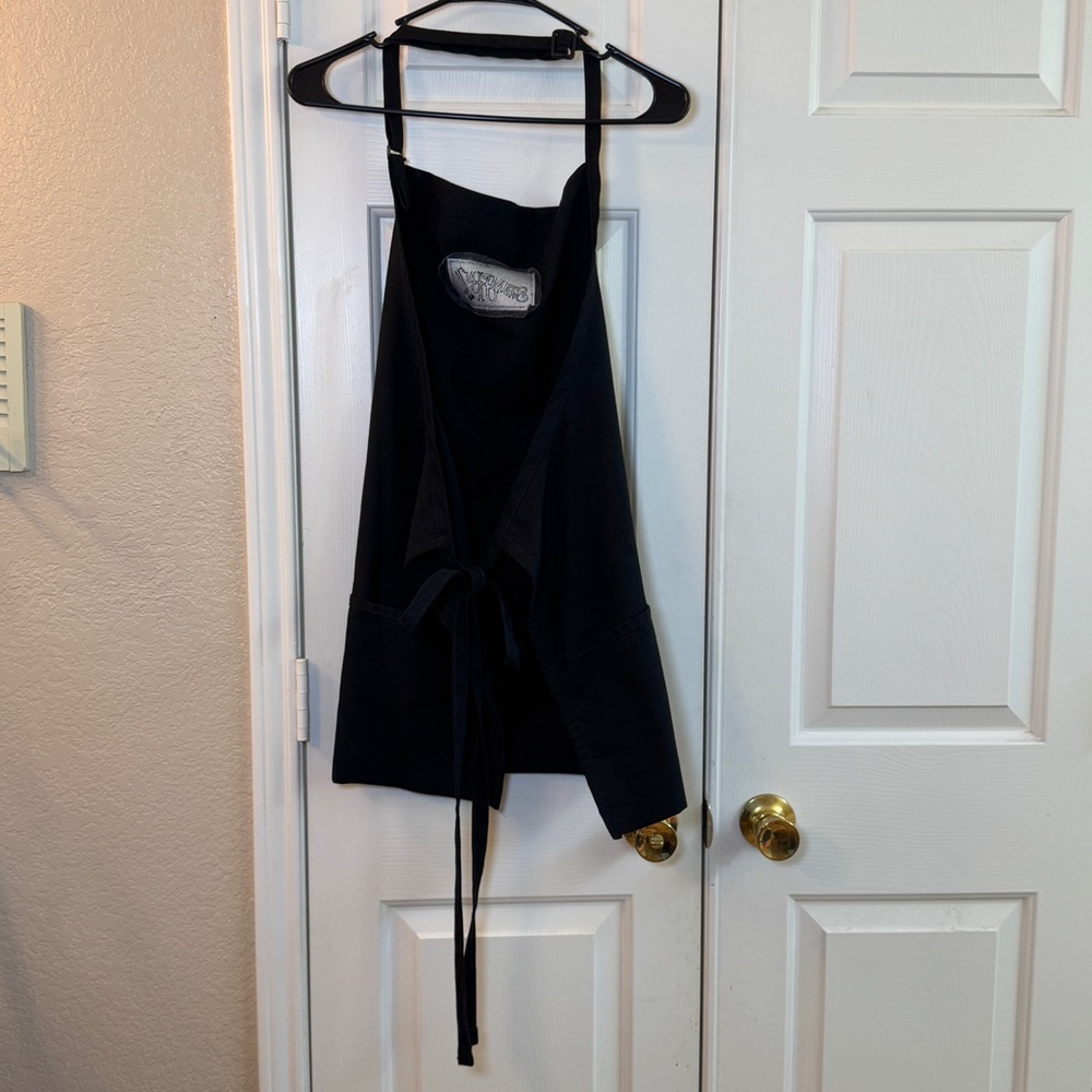 Black Stampin' Up! Logo Apron with Front Pockets & Adjustable Neck Strap - Picture 4 of 7
